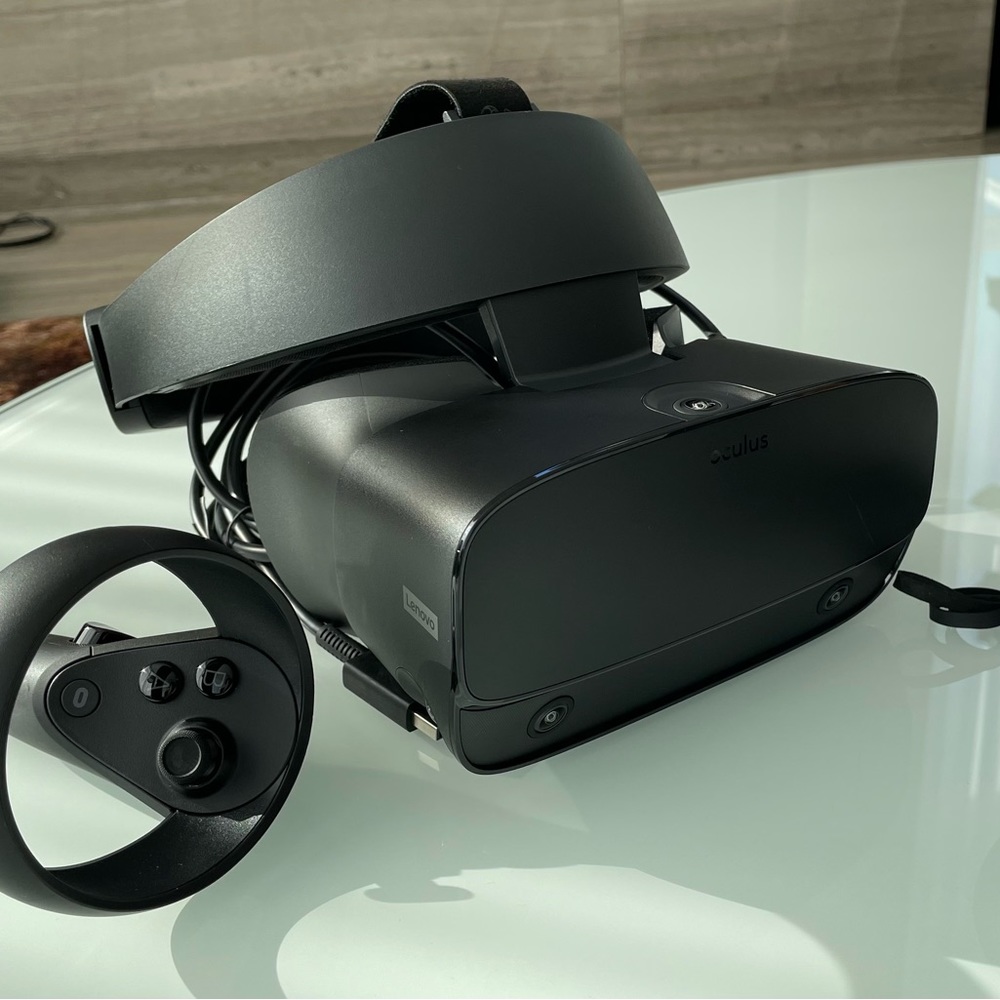 Oculus Rift S, PC-Powered VR Gaming Headset - Windows.